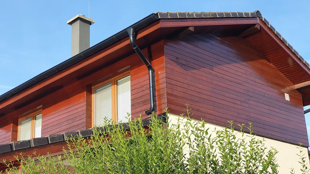 Realizácia ochrany dreveného domu s lazúrou Sikkens Cetol Novatech