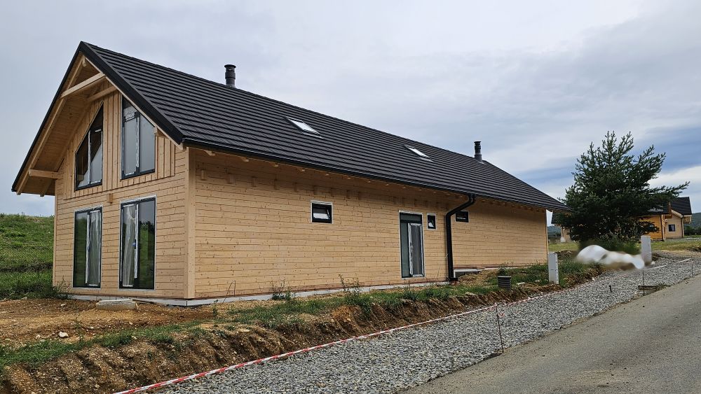 Realizácia ochrany drevených domov s lazúrou Sikkens Cetol Novatech