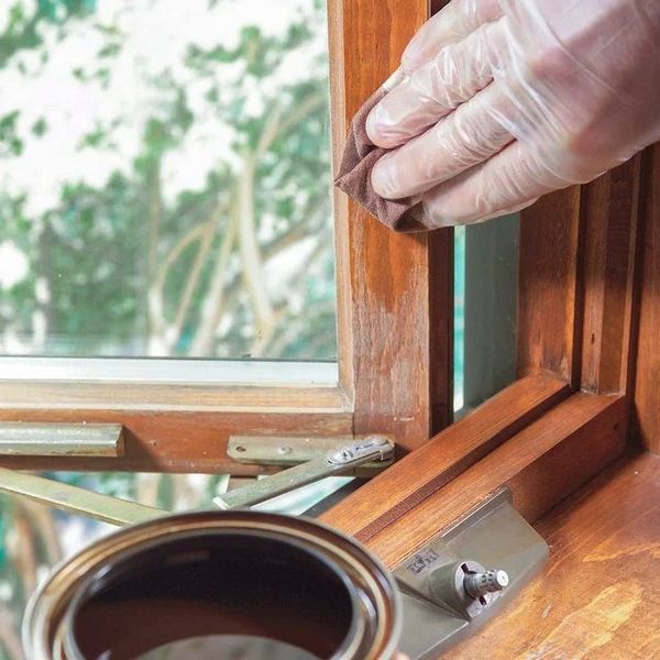 Oprava_renovácia náterov drevených okien